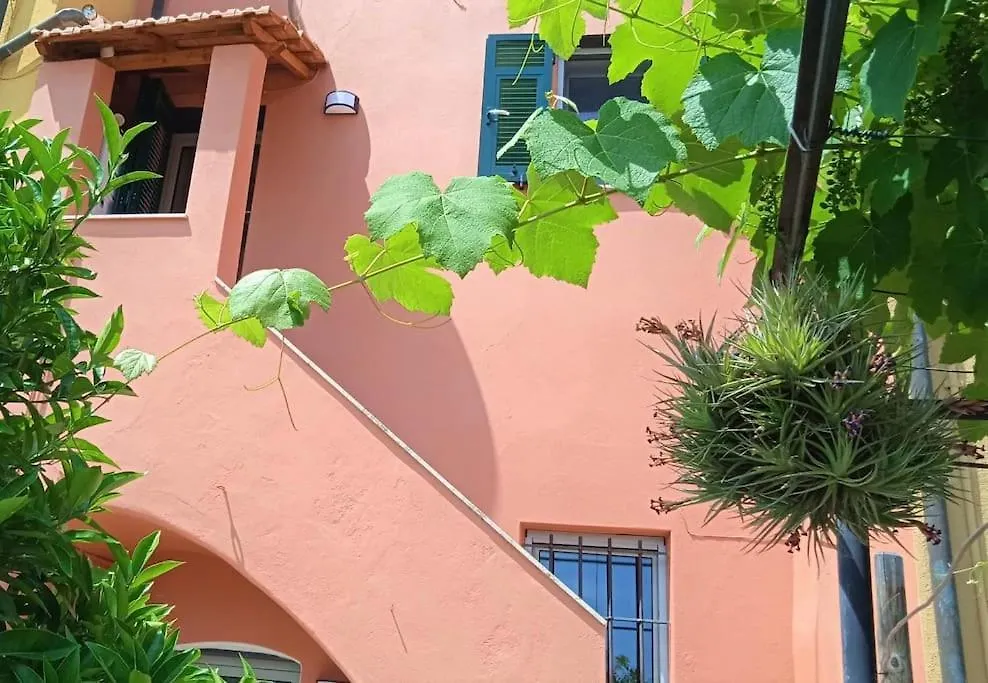 Holiday home Casa Ninetta, Tra Mare E Natura. Finale Ligure